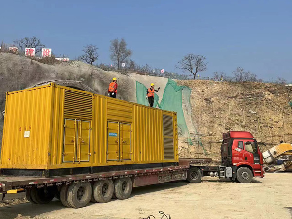 莎车发电机租赁如何根据测试结果判断机油泵的工作状态是否正常？