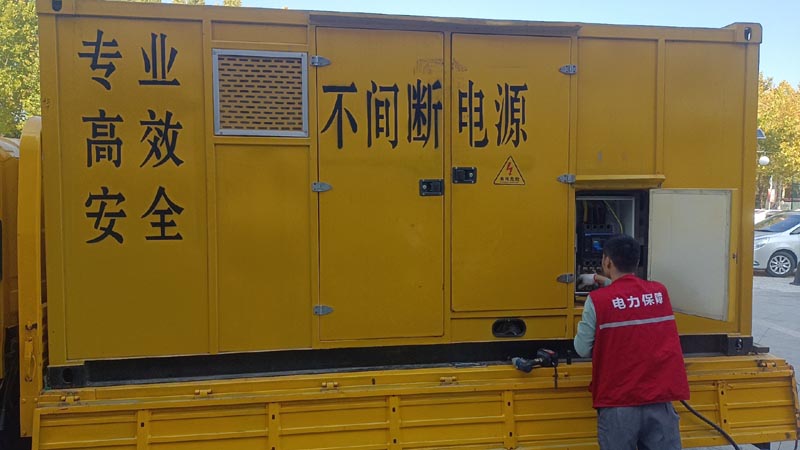 莎车柴油发电机组和UPS电源配合使用时，如何避免切换过程中的电力中断？